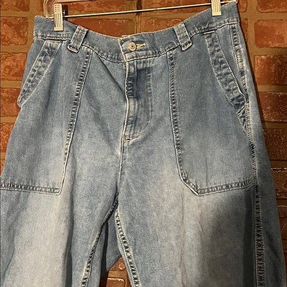 3/$15. Old Navy Jeans L - Picture 3 of 8